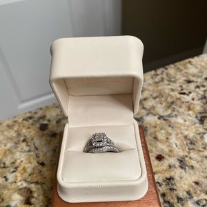 Vera Wang Wedding Set